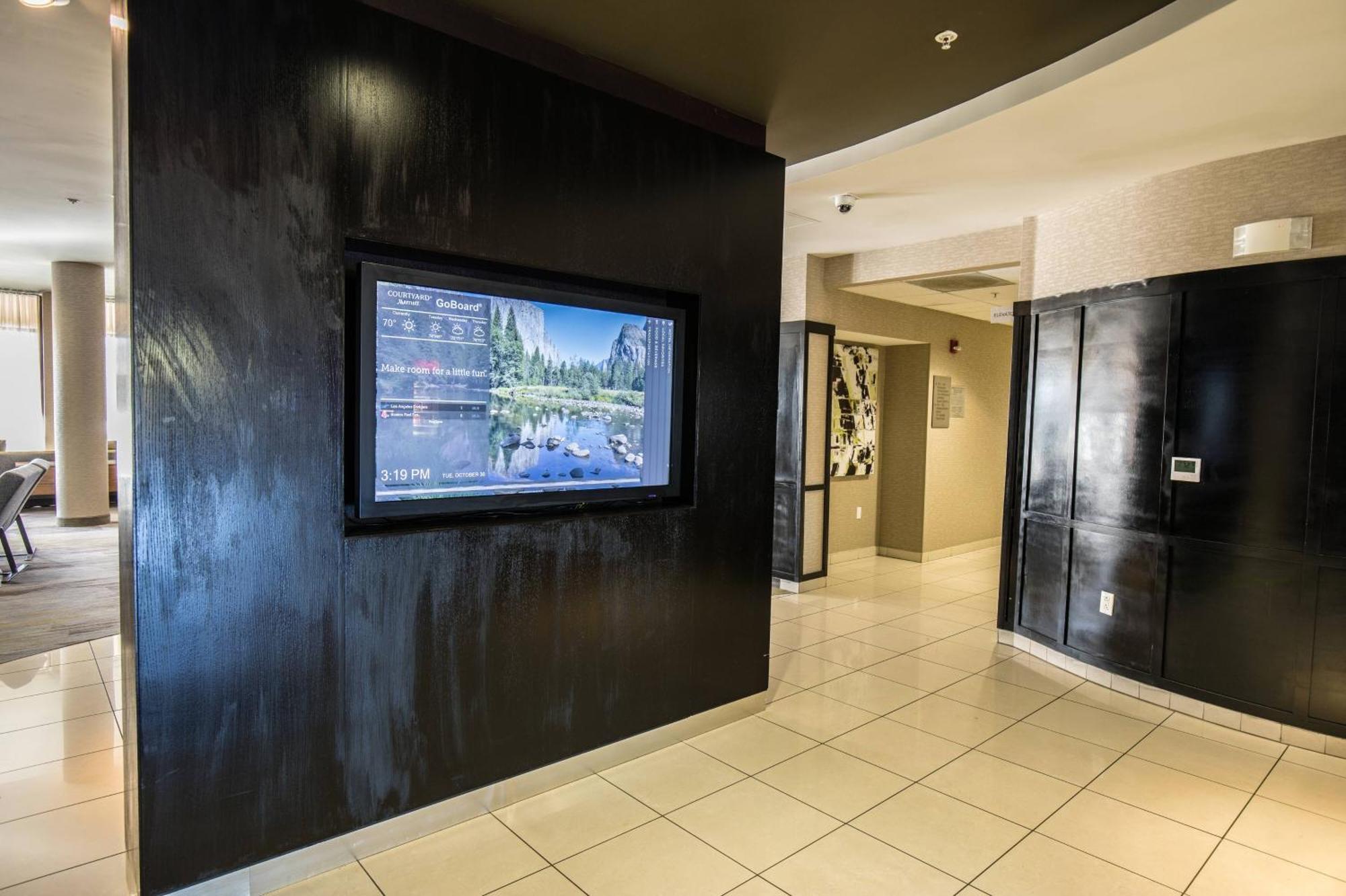 Courtyard By Marriott Мерсед Экстерьер фото